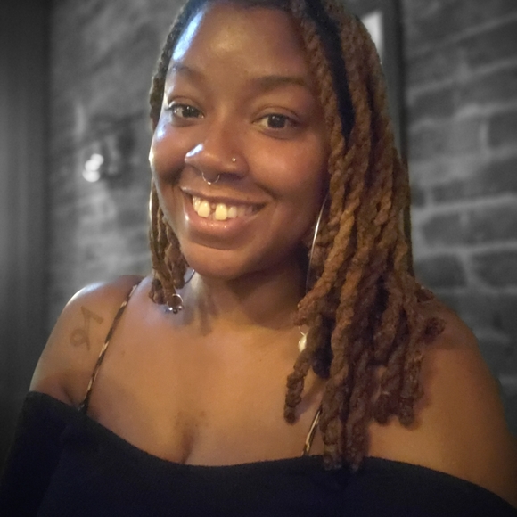 Meet your Posher, Yan - Picture 1 of 6